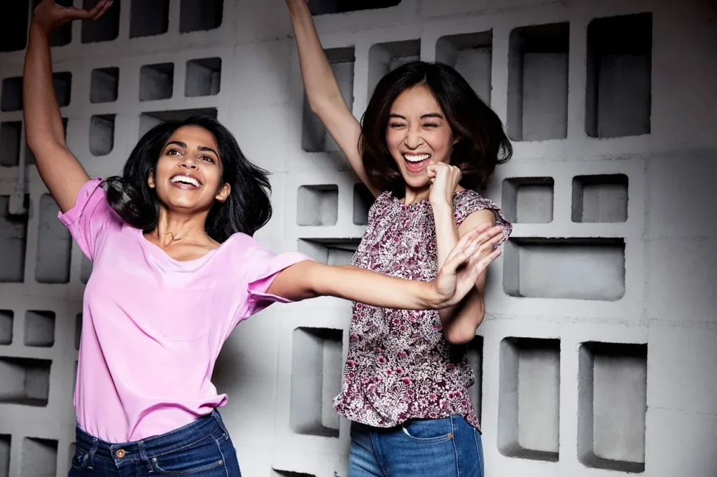 How Do Teeth Move With Invisalign?